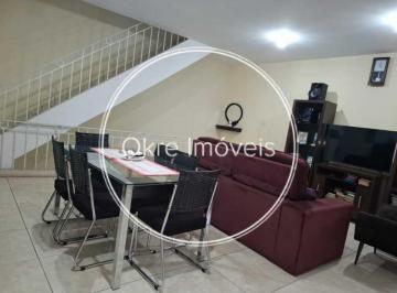 Casa · 251m² · 4 Quartos · Casa de Rua Oportunidade para Investimento
