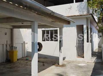 Casa · 70m² · 3 Quartos · 1 Vaga · Casa vazia com 03 quartos, garagem,  em Quintino, rua Lucinda Barbosa.