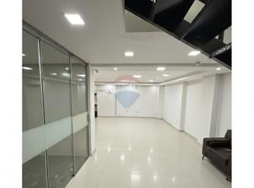 Comercial · 116m² · Alugo Loja Reformada no Itapuã Shopping – Excelente Localização na Orla