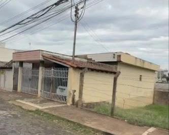 Casa · 300m² · 3 Quartos · 2 Vagas · Casa à venda no bairro Cazeca - Uberlândia/MG