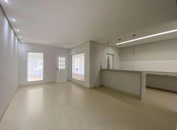 Casa · 210m² · 3 Quartos · 2 Vagas · Casa à venda no bairro Santa Mônica - Uberlândia/MG