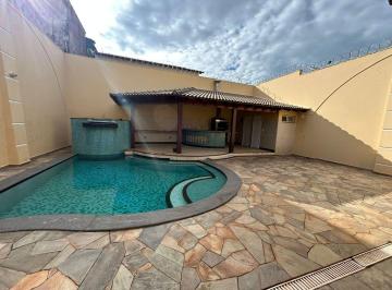 Casa · 3 Quartos · 4 Vagas · Casa à venda no bairro Saraiva - Uberlândia/MG