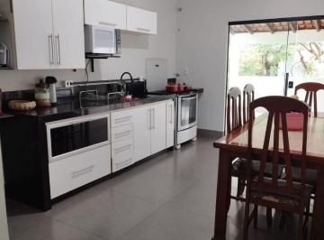Casa · 165m² · 2 Quartos · 2 Vagas · Casa com 2 quartos à venda bairro Laranjeiras - Uberlândia/MG