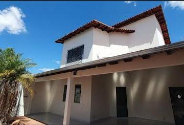 Casa · 326m² · 4 Quartos · 4 Vagas · Casa à venda no bairro Cidade Jardim - Uberlândia/MG