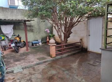 Casa · 275m² · 3 Quartos · 2 Vagas · Sobrado à venda, 275 m² por R$ 350.000,00 - São Jorge - Uberlândia/MG