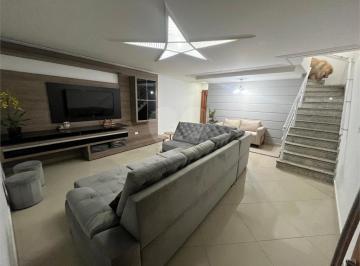 Casa · 194m² · 4 Quartos · 3 Vagas · Sobrado com 4 quartos à venda em Parque são domingos - SP