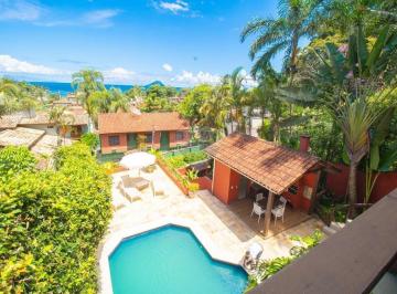 Casa · 207m² · 5 Quartos · 2 Vagas · "Seu Refúgio em Juquehy: Casa 4 Quartos com Piscina"
