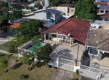 Casa de 3 quartos, Itapoá · CASA AMPLA COM PISCINA A 500M DA PRAIA EM ITAPOÁ - SC