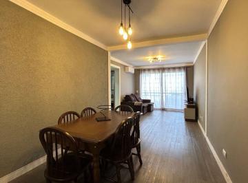 Apartamento de 3 quartos, Guarujá · Apartamento à venda na Enseada – 250m da praia | 3 dormitórios | Reformado e mobiliado
