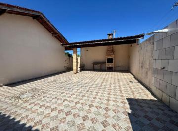 Casa de 2 quartos, Itanhaém · Casa com 2 quartos e churrasqueira em Itanhaém.