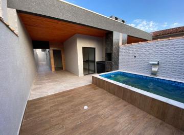 Casa de 2 quartos, Itanhaém · Casa com piscina e área gourmet em Itanhaém.