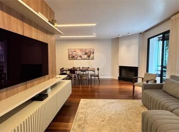 Apartamento de 3 quartos, São Paulo · Apartamento com 3 quartos e 130 m² à venda em Moema