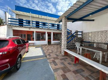 Casa de 5 quartos, Itanhaém · Casa frente mar com 5 quartos e área gourmet em Itanhaém.