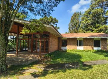 Casa de 4 quartos, Cotia · Casa à venda ou locação na Granja Viana