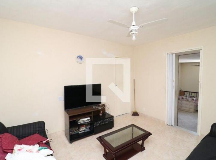 Foto do imóvel - Alugar casa com 3 quartos, varanda e piscina no condomínio