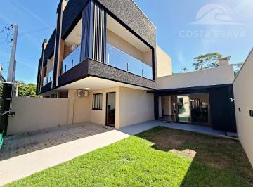 Casa · 110m² · 2 Quartos · 1 Vaga · Sobrado novo e mobiliado no centro, pronto para morar