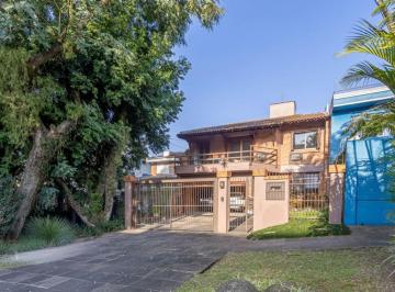 Casa · 300m² · 4 Quartos · 4 Vagas · Casa com 4 Quartos, 4 banheiros, 4 vagas e 300 m² á venda Chácara Das Pedras.
