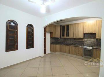 1da76aa0f5d11bcb7282468da9eee12378e13e87 · Casa com edícula à venda | 252 m² | 3 dormitórios sendo 1 suíte | 4 Vagas cobertas | R$ 860 mil | Ac