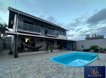 Casa · 160m² · 5 Quartos · 4 Vagas · LINDO SOBRADO COM PISCINA E ENERGIA SOLAR A 650 METROS DA PRAIA DO TABULEIRO