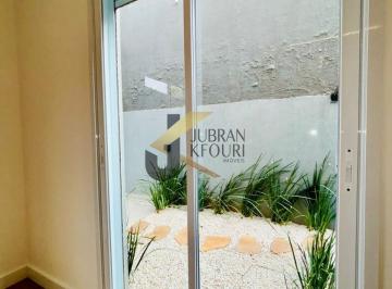 Foto 01 · Casa em condomínio para locação, localizado no bairro das Palmeiras, em Campinas. Com 3 suítes, este
