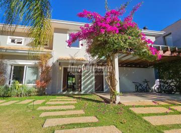 Casa · 365m² · 4 Quartos · 6 Vagas · Casa em condomínio fechado de alto padrão ao lado