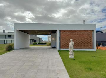 Casa · 192m² · 3 Quartos · 2 Vagas · Casa a venda no Reserva das Aguas em Torres RS com 3 suítes