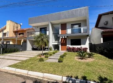 Casa · 272m² · 3 Quartos · 2 Vagas · Conforto e Exclusividade no Cantegril: 3 Dormitórios, Suíte e Garagem Dupla