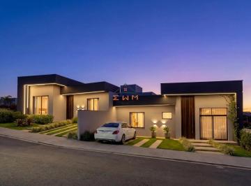 Casa · 102m² · 2 Quartos · 2 Vagas · Casa a venda com 2 dormitórios e suíte no bairro Belvedere em Farroupilha