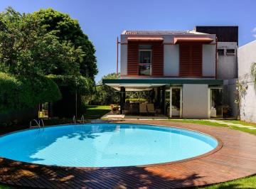 Casa · 363m² · 5 Quartos · 4 Vagas · Quando a casa é boa, o fim de semana para de depender de convite.
