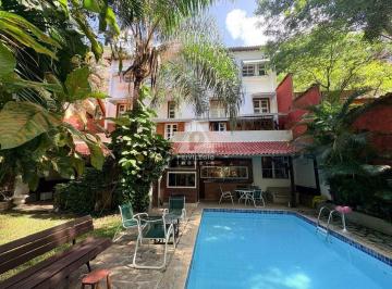 Casa · 389m² · 5 Quartos · 1 Vaga · Casa triplex de 5 quartos, 3 suites, jardim, piscina, 389m2, em rua particular de Laranjeiras.