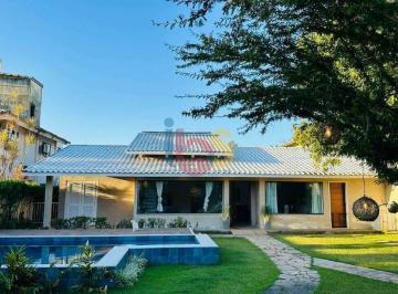 Casa · 200m² · 4 Quartos · 3 Vagas · Vendo Casa com 4/4 - 200 metros da Praia de Taperapuan