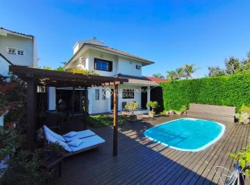 Casa · 200m² · 3 Quartos · 2 Vagas · Casa à Venda 200m² | 350m da Praia | 3 Quartos | 1 Suíte | 2 Vagas | Piscina | Vila Nova - Imbituba