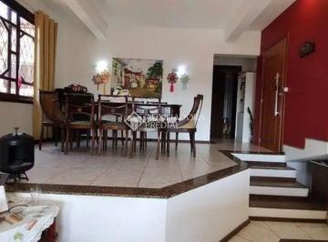 Casa · 236m² · 5 Quartos · 3 Vagas · Casa com 5 quartos e duas Suítes no Bairro Vila Nova