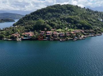 Casa · 6 Quartos · Residência Frente Mar com Lazer Completo e Estrutura Náutica