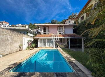 6d0f6fcba7a5603af7cc1f13223feab13011740d · Casa com 3 dormitórios à venda, 170 m² por R$ 920.000,00 - Vila Muqui - Teresópolis/RJ