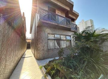 Casa · 257m² · 3 Quartos · 10 Vagas · CASA de 3 Dorms c/ 1 Suíte, 257 m² de área útil. Bairro: Ocian.