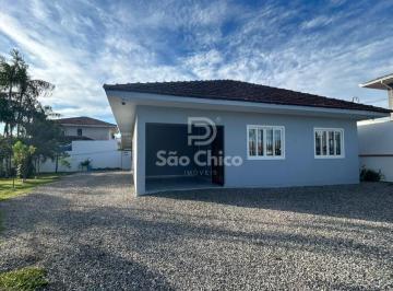 Casa · 97m² · 3 Quartos · 1 Vaga · Casa com laje, 3 quartos, espaço amplo de quintal em Ubatuba/SFS