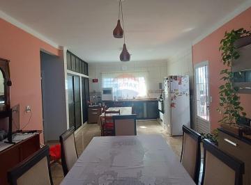 Casa · 336m² · 4 Quartos · 5 Vagas · Casa com 4 dormitórios à Venda com 2 salas alugadas -Jardim Europa, Jaguariúna SP(Aceita troca com i