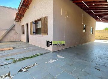 e881443fbd3e899b169716558e82fb11801d09b9 · Casa térrea com amplo quintal e ótima localização no Atibaia Jardim!