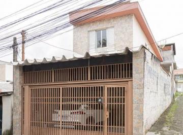 Casa · 241m² · 3 Quartos · 2 Vagas · Casa com 3 dorms, 2 banheiros, 241m² com 2 vagas cobertas no Cipava em Osasco-SP.