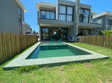 Casa · 101m² · 3 Quartos · 2 Vagas · Casa Duplex 3 Suítes, 101m², Piscina Privada em Condomínio à Beira-Mar na Praia do Marceneiro, na Ro