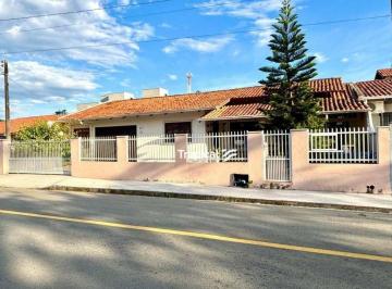 dff5e9847d853e73db7a9dd4ba9bf01bf54cb131 · Casa com 3 dormitórios à venda, 232 m² por R$ 750.000,00 - Gravatá - Navegantes/SC