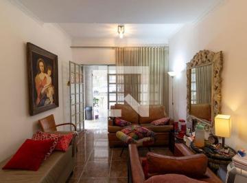 Esta encantadora casa de 160 metros quadrados oferece um espaço confortável e be · Casa à Venda - Campo Belo, 2 Quartos,  160 m2