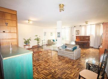 Localizada na vibrante cidade de São Paulo, esta casa é uma excelente opção para · Casa à Venda - Campo Belo, 5 Quartos, 206 m2