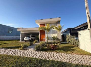 3a6bb2de5a4589dac63ea253ea4141054b2670fc · Casa Linear com 3 dormitórios à venda, 150 m² por R$ 1.350.000 - Ogiva - Cabo Frio/RJ