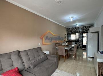 Casa · 70m² · 2 Quartos · 1 Vaga · CASA À VENDA COM 2 DORMITÓRIOS, SALA E COZINHA INTEGRADAS, 3 VAGAS DE GARAGEM, ACEITA FINANCIAMENTO