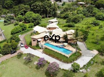 Casa · 746m² · 4 Quartos · 4 Vagas · Seu refúgio de Casa com 4 suítes no Condomínio Santa Fé em Vinhedo