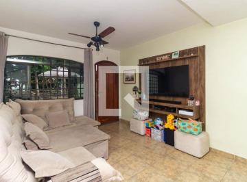 Esta encantadora casa oferece um espaço de vida confortável e bem planejado, com · Casa à Venda - Ipiranga, 3 Quartos, 120 m2