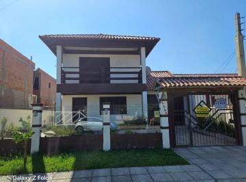 Casa de 3 quartos, Capão da Canoa · Linda casa com piscina!!