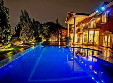 Casa · 2000m² · 5 Quartos · 9 Vagas · Casa - Morumbi - 5 Suítes - 989m².